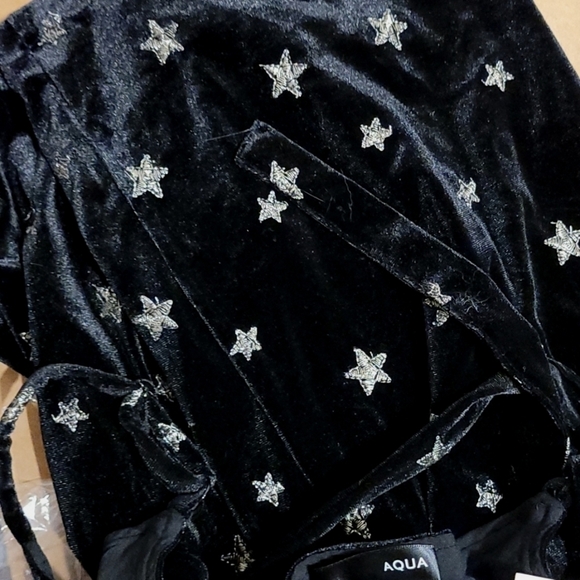 NWT AQUA Black Velvet Metallic Embroidered Star Jumpsuit Medium - Picture 4 of 4